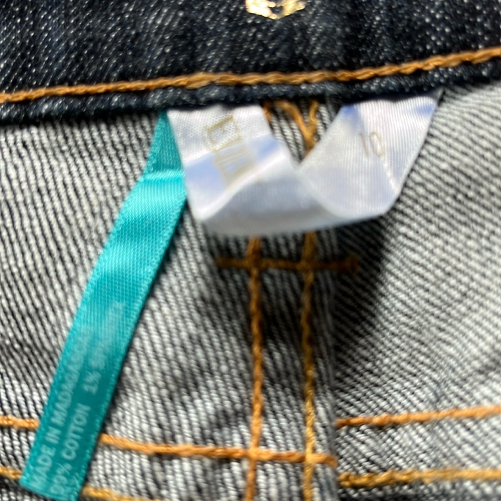 Eleven jeans never worn